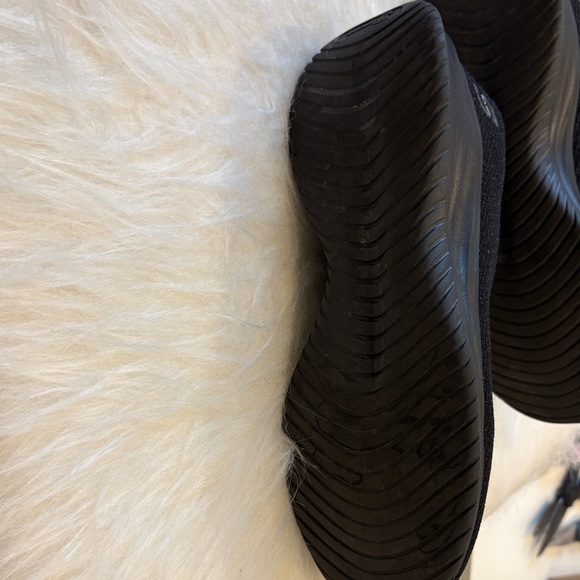 Skechers Black Shiny Knit Slip On Sport Memory Foam Sneaker 9 Very Light Weight - Picture 8 of 13